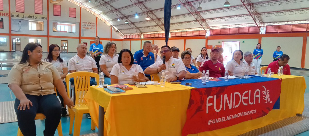 Desde la sala de armas"Gral. Jacinto Lara",presidente de FUNDELA Abg. Miguel González de la mano con la junta directiva,socializa las normativas de uso de las instalaciones deportivas de alto rendimiento y CID a asociaciones,clubes y escuelas
<a href="/NicolasMaduro/">Nicolás Maduro</a>
#PatriaSoberanaYPlena