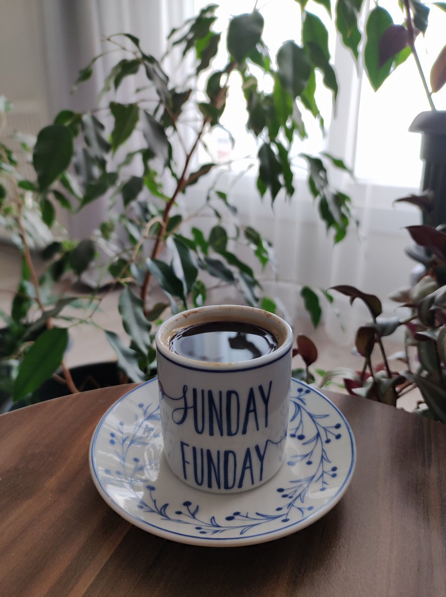 Instagramda paylaşamayacağım için artık sunumsuz ve köpüksüz kahve içebilirim sjsjjs