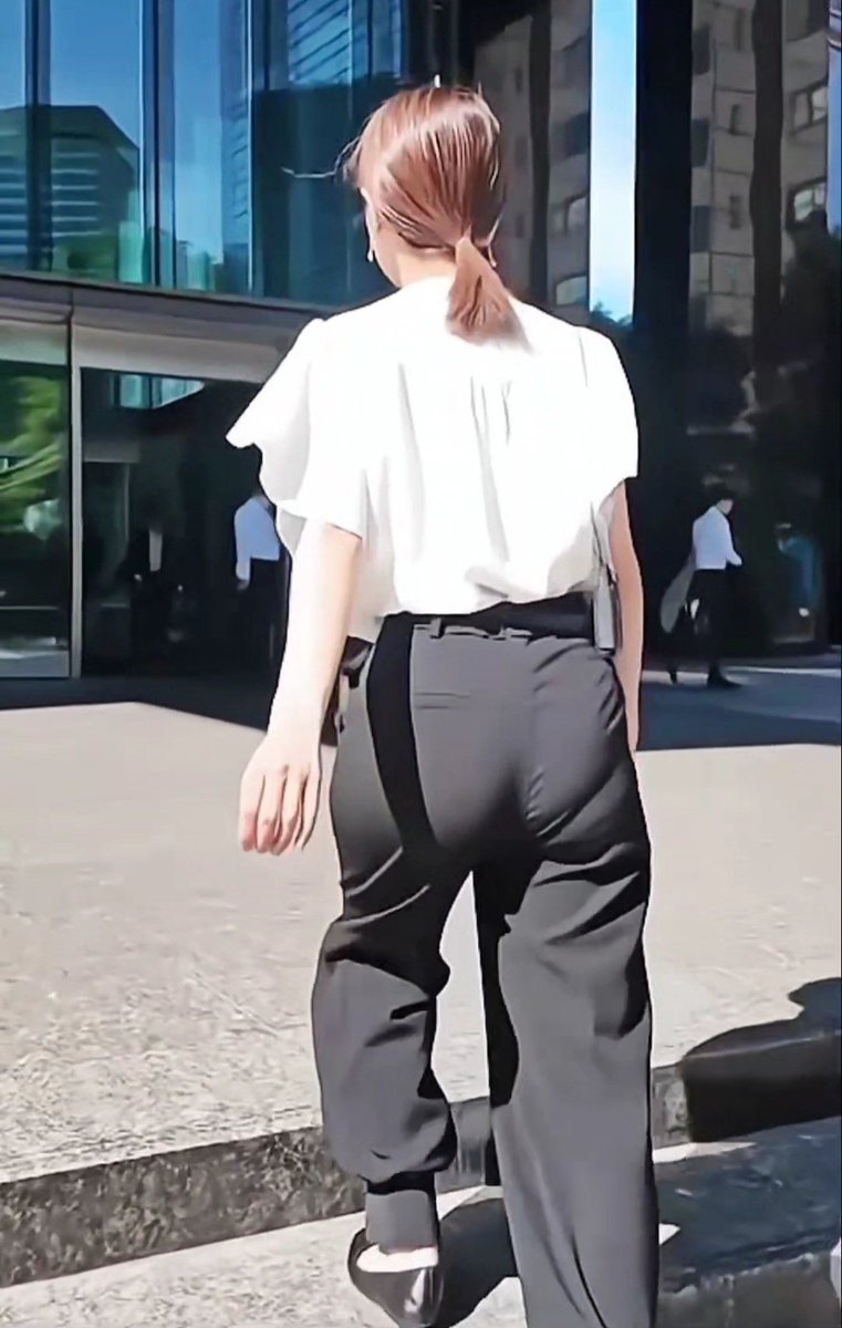 女子 アナ お 尻