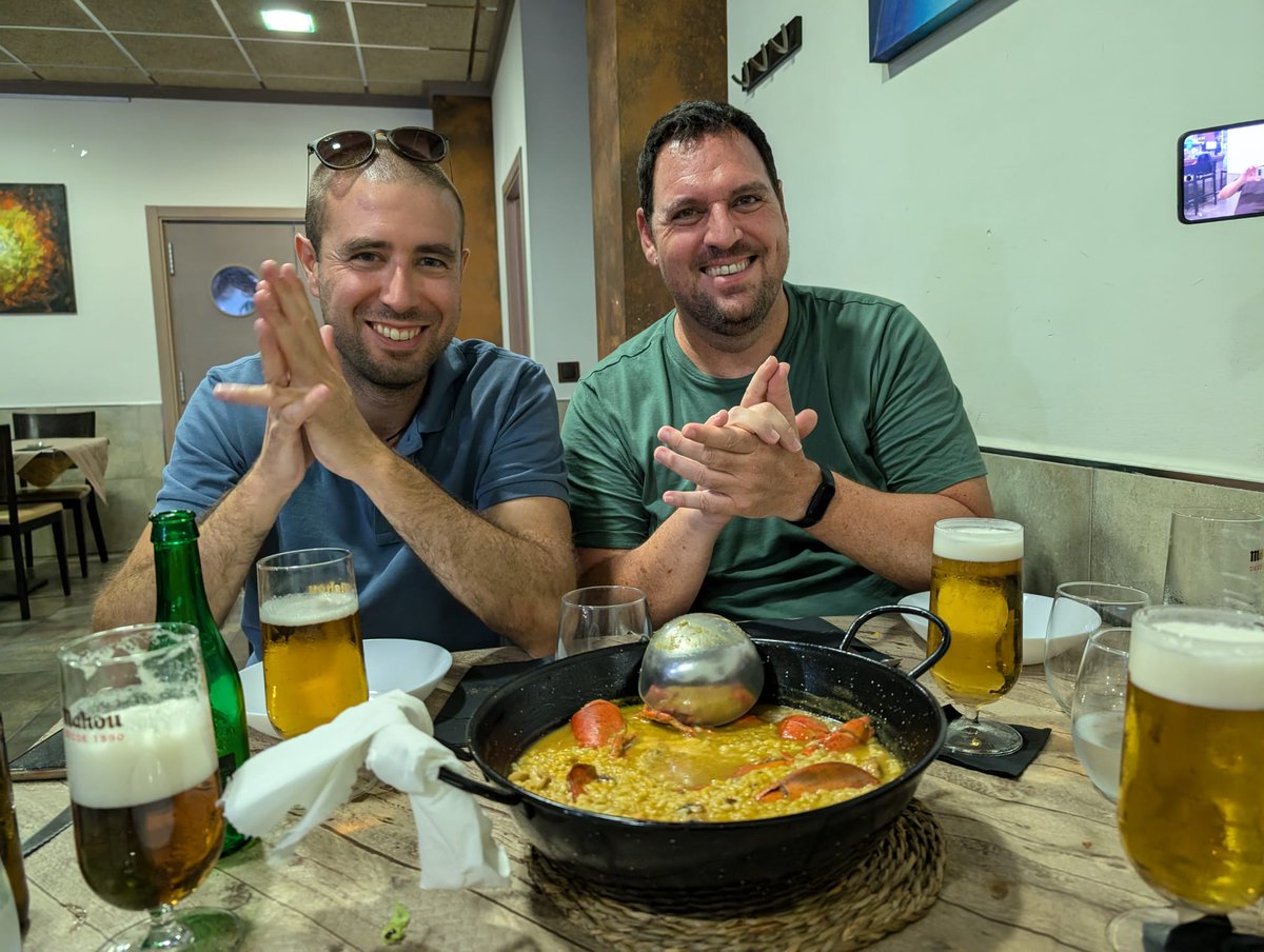 Disfrutando del día con <a href="/matesconandres/">Mates con Andrés</a>  <a href="/ebrito/">Enrique Brito</a> y <a href="/juanmemol/">lasmatematicas.es</a>