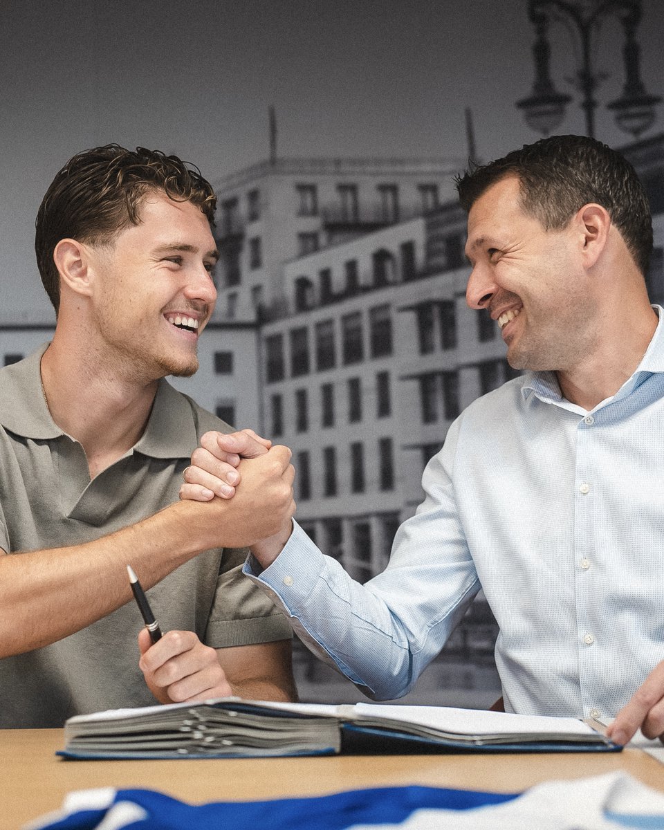 Gute Neuigkeiten! Linus #Gechter hat seinen Vertrag bis 2⃣0⃣2⃣7⃣ verlängert.✍️ Wir freuen uns auf die gemeinsame Zukunft mit dir, Linus! 💙🤍

ℹ️ herthab.sc/Verlaengerung-… ⬅️

#HaHoHe