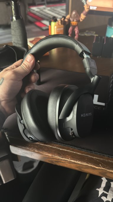 Watch Drake ManO’War's leaked NSFW photo on TwXstars