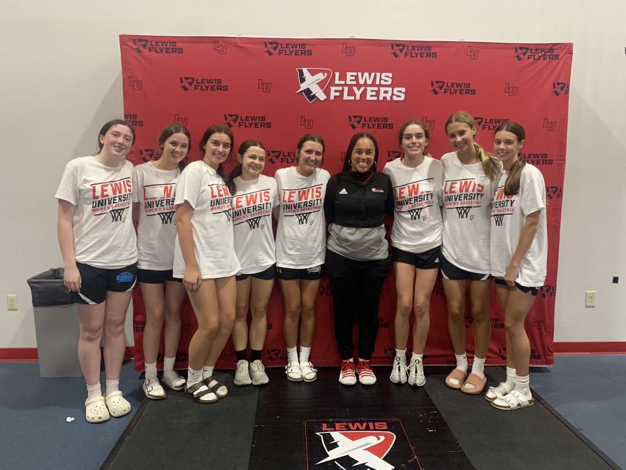 Marist Girls Bball (@maristgbb) on Twitter photo Thank you <a href="/LewisWBBall/">Lewis Women’s Basketball 🏀✈️</a> for hosting some of our girls at your Elite Camp!! Thank you <a href="/LewisWBBall/">Lewis Women’s Basketball 🏀✈️</a> for hosting some of our girls at your Elite Camp!!
