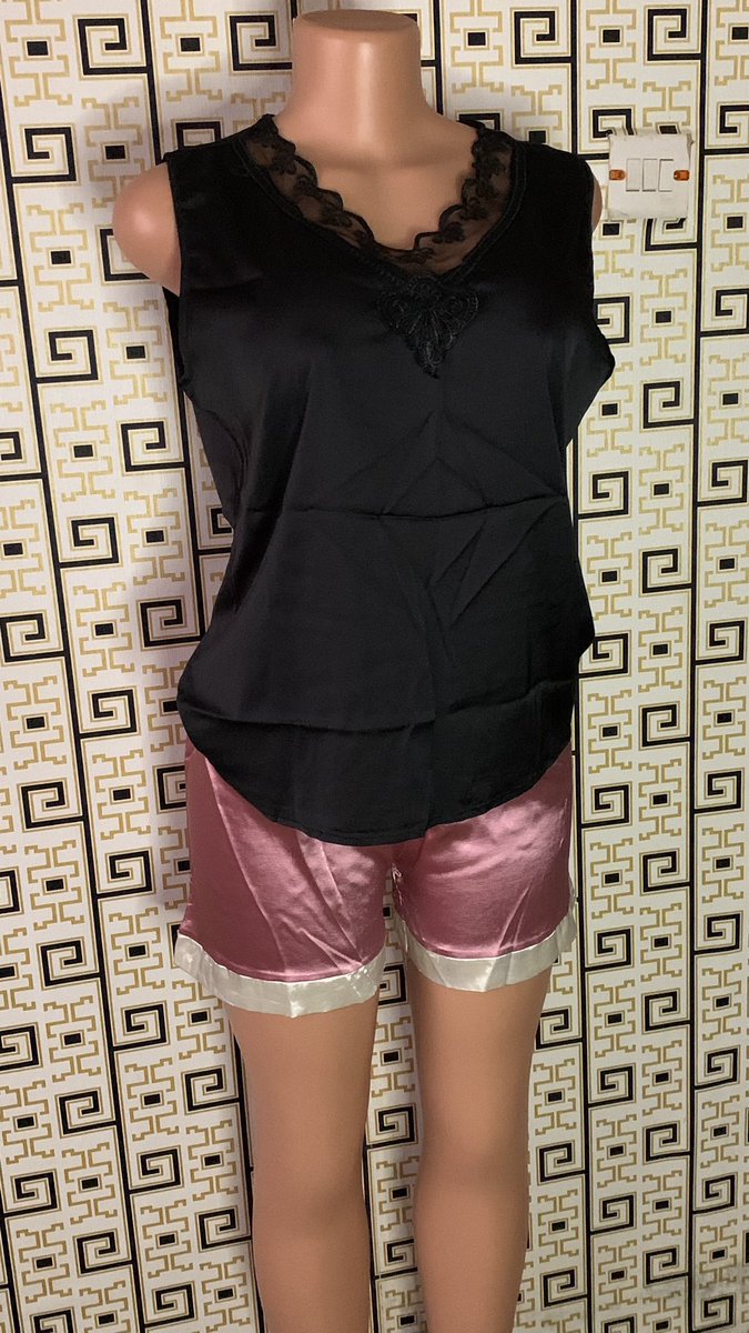 Ayanfe0112's tweet photo. @peng_writer Thrift nightwears&amp;lingeries available @affordable prices 
Price range from 2500-6000
Location: Ibadan 
WhatsApp: 08130031297 https://t.co/c6zBmT4YS0