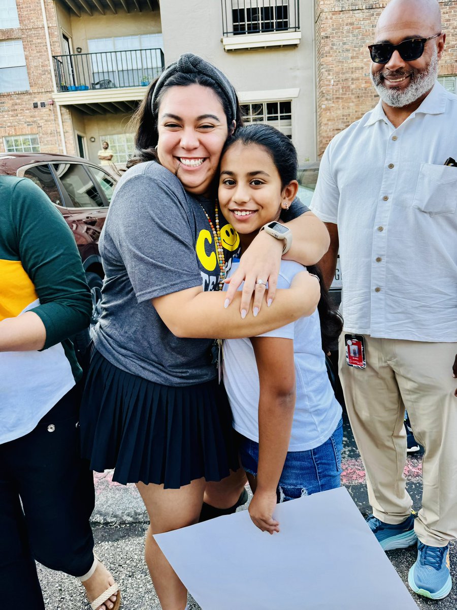 meprasanna's tweet photo. What a fun day ! We couldn’t keep calm anymore!! @NetZeroLee @FamiLeePTO #thereisnoplacelikeLee  #rjlyear11 https://t.co/j5AL9Vt3xR