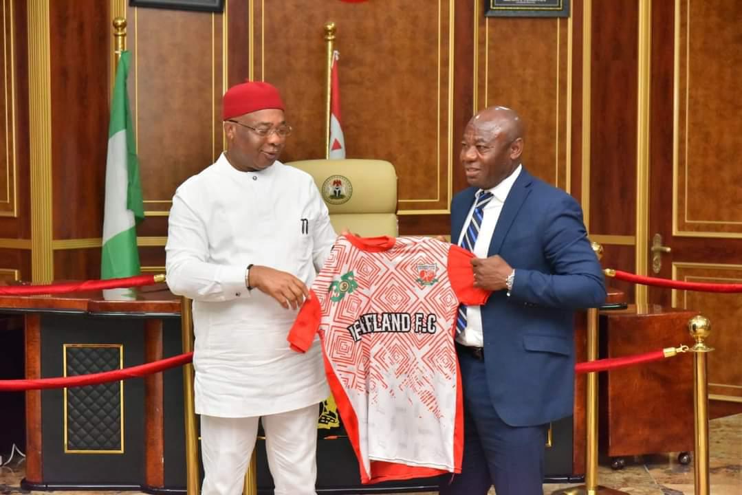 OgaNlaMedia's tweet photo. OFFICIAL:

Emmanuel Amunike has been unveiled as the new Heartland FC coach. 

#NPFL https://t.co/U3Zvm7ERe6
