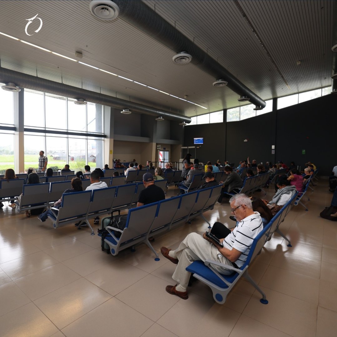 ¡Buen viaje a todos nuestros pasajeros desde el Aeropuerto Internacional Enrique Malek! ✈️ Esperamos que disfruten de su tiempo en nuestra sala de espera y tengan un vuelo placentero.

¡Gracias por elegirnos! 🤩

#LaPuertasDeLasAméricas
#AeropuertosRegionales
#ConPasoFirme