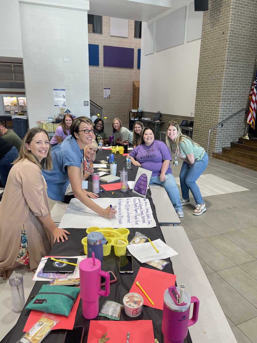 WISDLagway's tweet photo. Welcome back to the hive, Lagway Teachers and Staff! It’s the best place to BEE! We’ve missed you! 🐝 https://t.co/kvLbW2IwUh