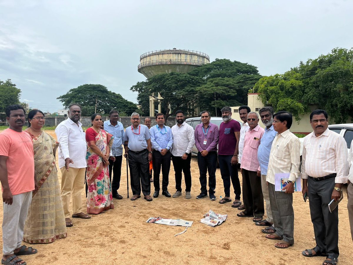 JM_Gurajala's tweet image. చిత్తూరులో కేంద్రీయ విద్యాలయ ఏర్పాటుకు ఎమ్మెల్యే గురజాల జగన్ మోహన్ గారి లేఖతో పడిన తొలి అడుగు నేడు స్థల పరిశీలన చేసిన కేంద్ర బృందం

ఎమ్మెల్యే గురజాల జగన్ మోహన్ గారు అభ్యర్థన మేరకు చిత్తూరుకు విచ్చేసిన అధికారుల బృందం

మంగసముద్రంలో మునిసిపల్ కార్పరేషన్ అధీనంలో ఉన్న స్థలాన్ని…