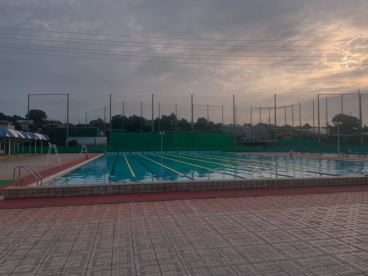 ケガから約2ヶ月ぶりのプール。
毎年恒例の朝練から復活です。

また泳げることに感謝。
ケガのないように練習しないとですね。

#朝練
#朝プール
#朝活