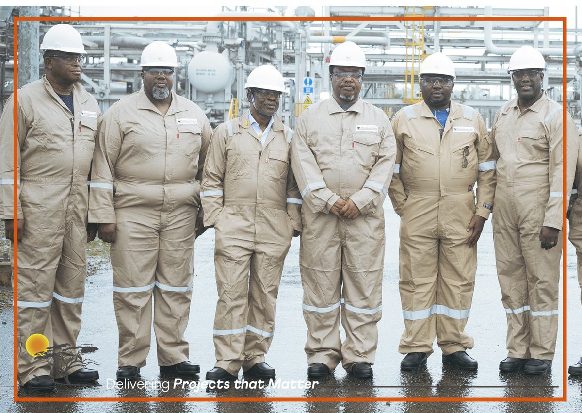 Savannah_Energy's tweet photo. Highlighting Savannah's strong example and commenting on our social impact projects, the Honourable Minister of Power, Chief Adebayo Adelabu said: "I am calling on other potential investors to emulate what Savannah Energy has done. I want to also thank you for the jobs you have created directly and indirectly, the CSR projects executed and for the safeguarding of the environment. We don’t want you to relent. We want you to do more to continue your expansion plans, so that you can supply more gas.”

L-R: Etido Inyang, Chairman, Ibom Power Company; Adedayo Olowoniyi, Chief Technical Assistant to the Minister of Power; Matthew Edevbie, 
Chief Executive Officer, Income Electrix Limited; Chiedu Ugbo, Managing Director/Chief Executive Officer, Niger Delta Power Holding Company 
Limited; The Honourable Minister of Power, Adebayo Adelabu; and Pade Durotoye, Managing Director, Savannah, Nigeria.