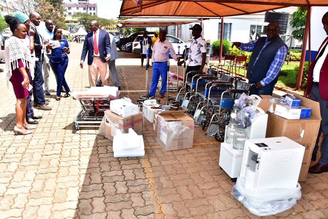 KWamatangi's tweet photo. In my commitment to fulfilling my promise to residents of Kiambu and elevating healthcare standards, today we have delivered essential medical equipment to our facilities. 
Karuri Level Four Hospital, in Karuri Ward,  Kiambaa Sub-County has been enhanced with a new ultrasound machine, four drip stands,  nebulizers,  oximeters, and BP machines. 
Additionally, the healthcare provision in Cianda and Gathanga dispensaries has been bolstered with the addition of oximeters and BP machines, ensuring that critical vital signs are meticulously monitored.
#MakingKiambuGreatAgain 
#wamatangidelivers 
#keepingthepromise