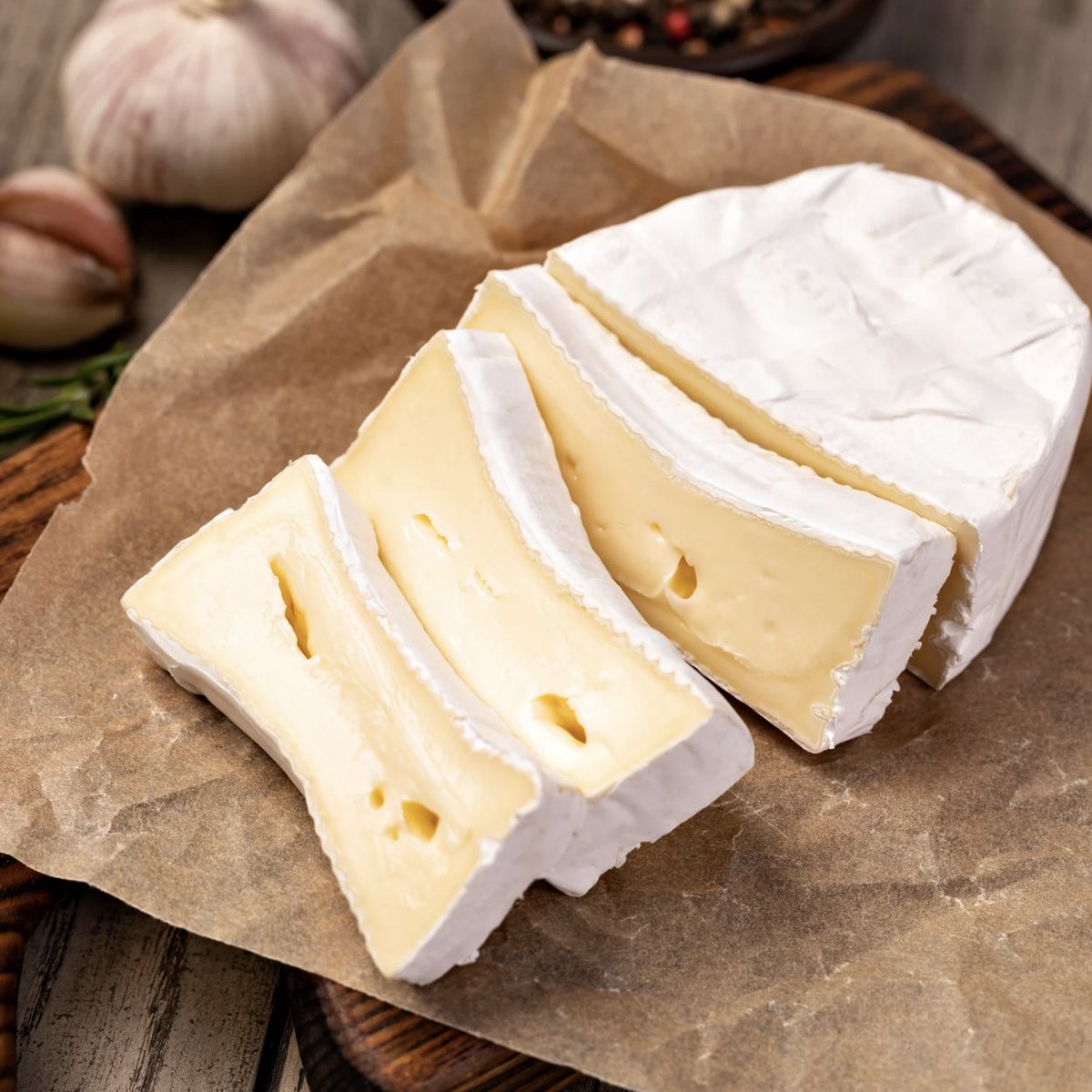 𝐇𝐞𝐞𝐫𝐥𝐢𝐣𝐤𝐡𝐞𝐢𝐝 𝐨𝐩 𝐣𝐞 𝐛𝐨𝐫𝐝: 𝐁𝐫𝐢𝐞! 🇫🇷
Ben je ook zo aan het genieten van de Olympische Spelen? Geniet ondertussen van de romige, zachte smaak van brie. Perfect voor bij een glas wijn, op een crostini, of gewoon puur!🍷🧀

De Kaashelden, Dalfsen