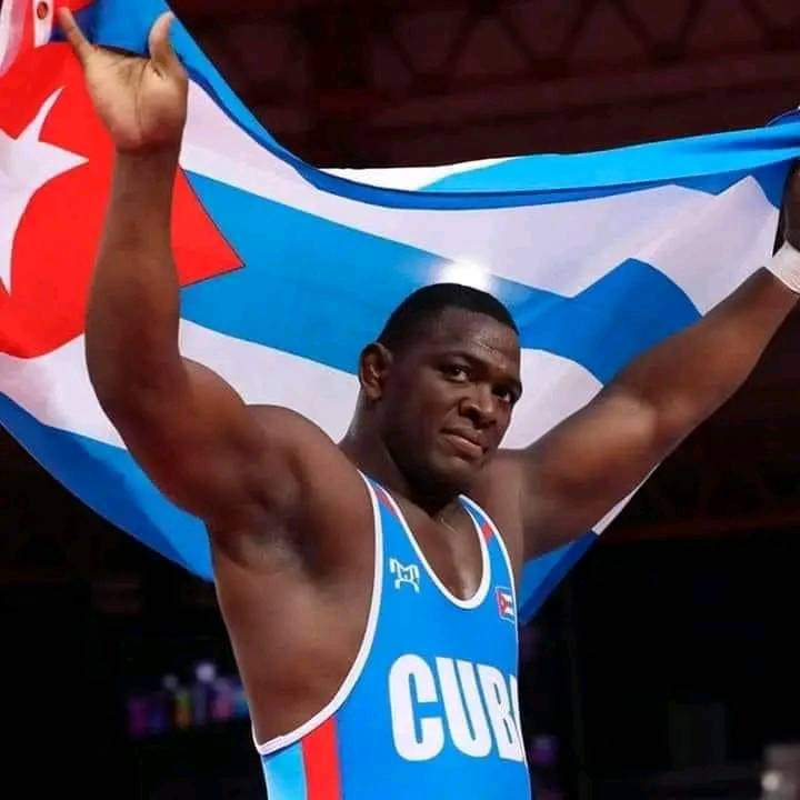 #Cuba 
#LaHabanaViveEnMí 
#CubaEnModoVictoria 
Nuestro campeón haciendo historia 
Ya  está en semifinales