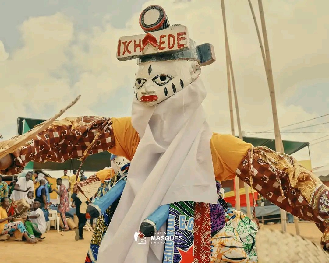 No_Limit229's tweet photo. Les masques Guèlèdè ont offert un spectacle incroyable au Festival des Masques à Porto-Novo 🇧🇯 

#NoLimit229 #FestivalDesMasques https://t.co/W08aJ1TfPJ