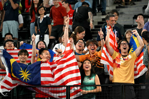 HelloBWJr26's tweet photo. Malaysia supporters at the arena from day 1 badminton deserves a medal too yk 🥹🥹

This pictures make me so proud and happy ❤️🇲🇾 https://t.co/SWiIcgX5Fw