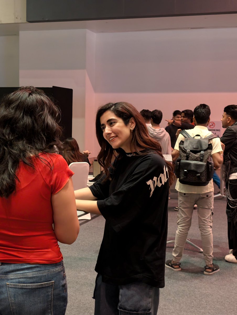 YouTubeIndia's tweet photo. (1/2) in love with every pixel of these photos #ShotOnPixel #YTFFIN24 https://t.co/5yiMeXpiVy