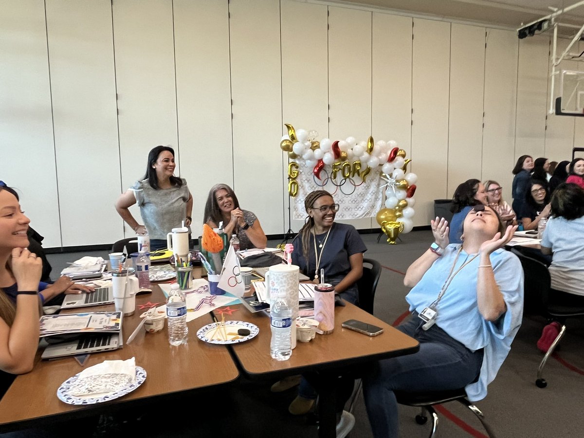 mcwhirterelem's tweet photo. 🍪🎉 Ready for a fun challenge? Try the "Face the Cookie" one-minute challenge! Place a cookie on your forehead and, without using your hands, move it to your mouth. Think you can do it? #CookieChallenge #FunGames #OneMinuteChallenge https://t.co/P3fJnEPPjt