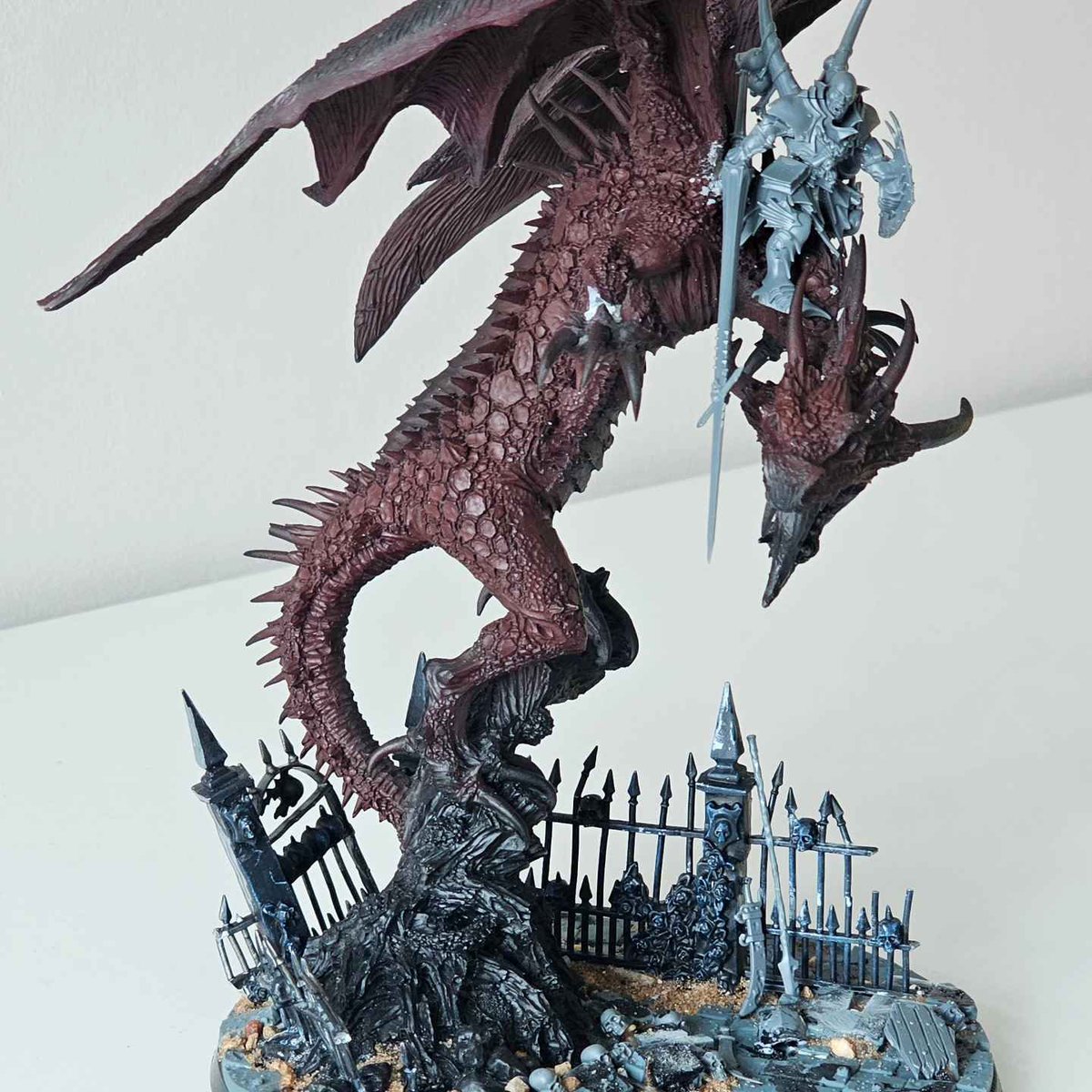 ChrisFrosin's tweet photo. I needed a Vampire Lord of Zombie Dragon for my Soulblight...!
Done!
Whatcha think? Didn't think the old Carmine Dragon needed any cutting up to 'zombiefy' it. Plan is all in the painting. MAYBE an exposed rib.
Flaming skull breath? Yes or No? ๐
#WarhammerCommunity #NewAoS #SBGL https://t.co/Q2Gpmos1zX