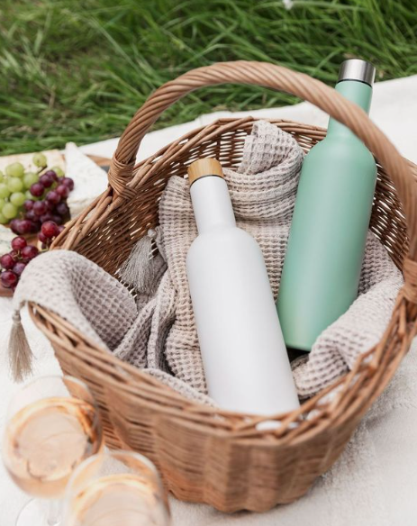 INTOUCH_RUGBY's tweet photo. Planning a picnic! Uberstar Vinnie Insulated Travel Wine Bottles are perfect! https://t.co/ZHJfQ8CRom  ... now live @ https://t.co/mfuNWdKc74 ! #uberstar #travel #ad #winebottles #picnics https://t.co/toEXeo4hjJ