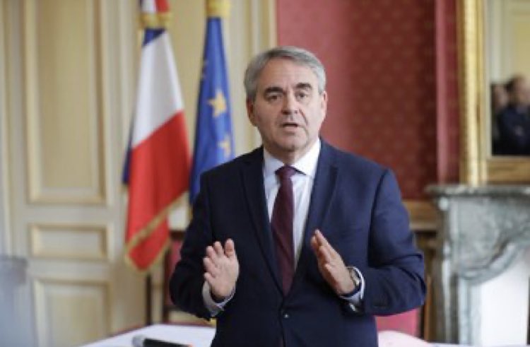 En cette période d’instabilité politique il nous faut un  premier ministre qui ne parle ni à la gauche, ni à la droite..... mais à la France et aux français 🇨🇵 
Et si c’était lui ? 

<a href="/NousFrance_fr/">Nous France</a> <a href="/xavierbertrand/">Xavier Bertrand</a> <a href="/XavierTaquet/">Xavier Taquet</a> <a href="/BDeflesselles/">Bernard Deflesselles</a>