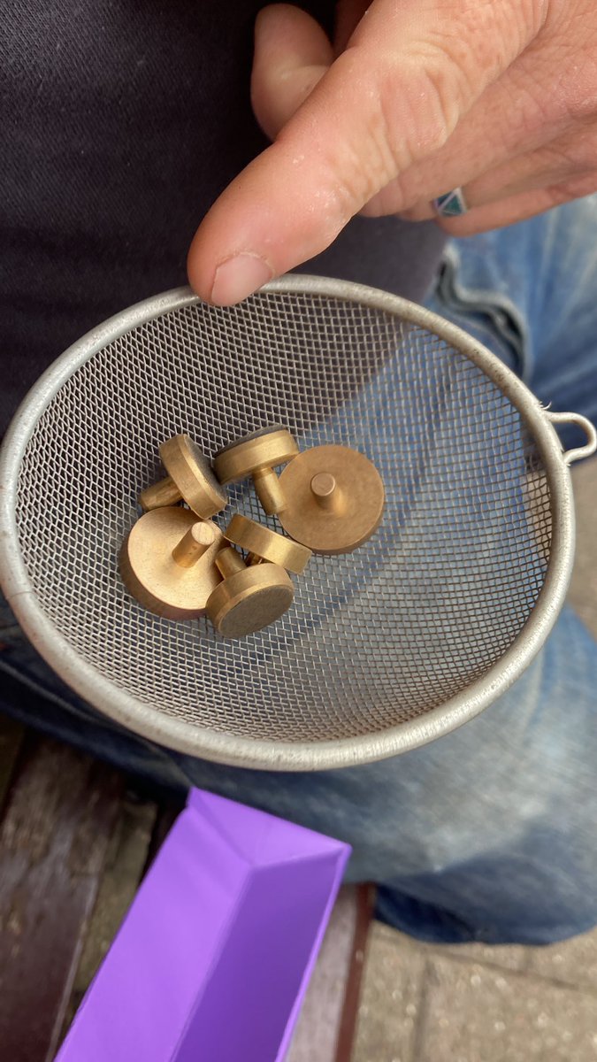 1950sLibrarian's tweet image. The husband is currentlyin this shop talking about washer sizes &amp;amp; the owner is talkkng at him about the downfall of the UK by the common market. We arenow the proud owners of these..anybody know what they are specifically for? #mysteryobjects