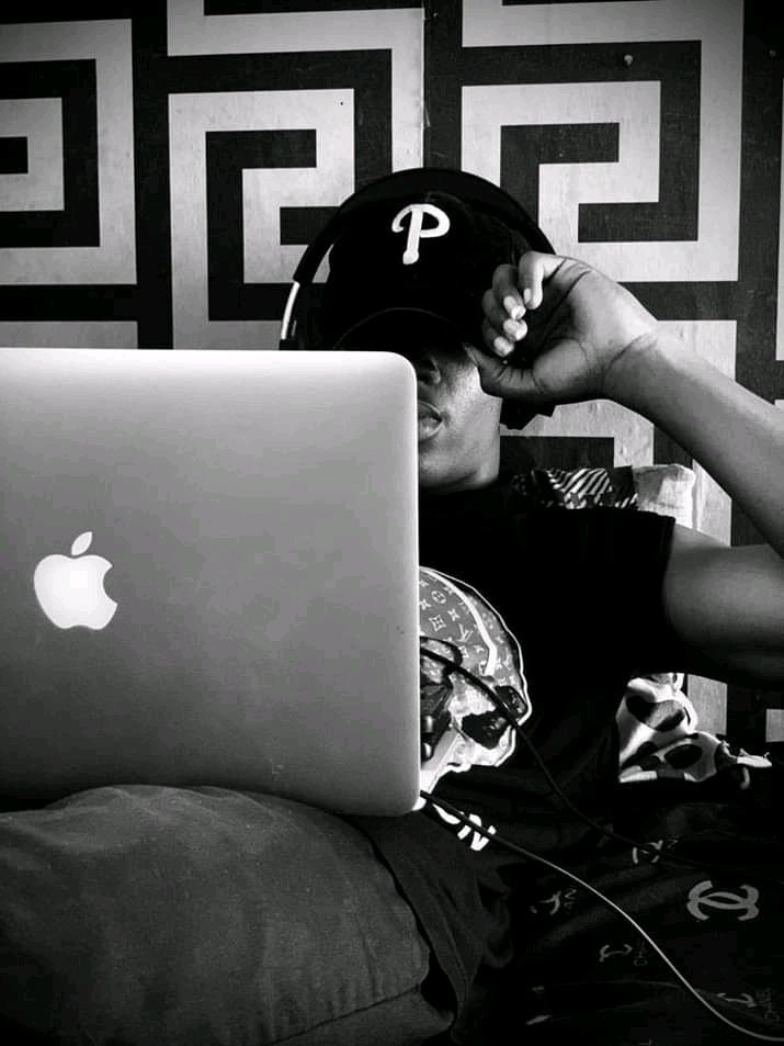 Why aren't we connected ??

Techies !!