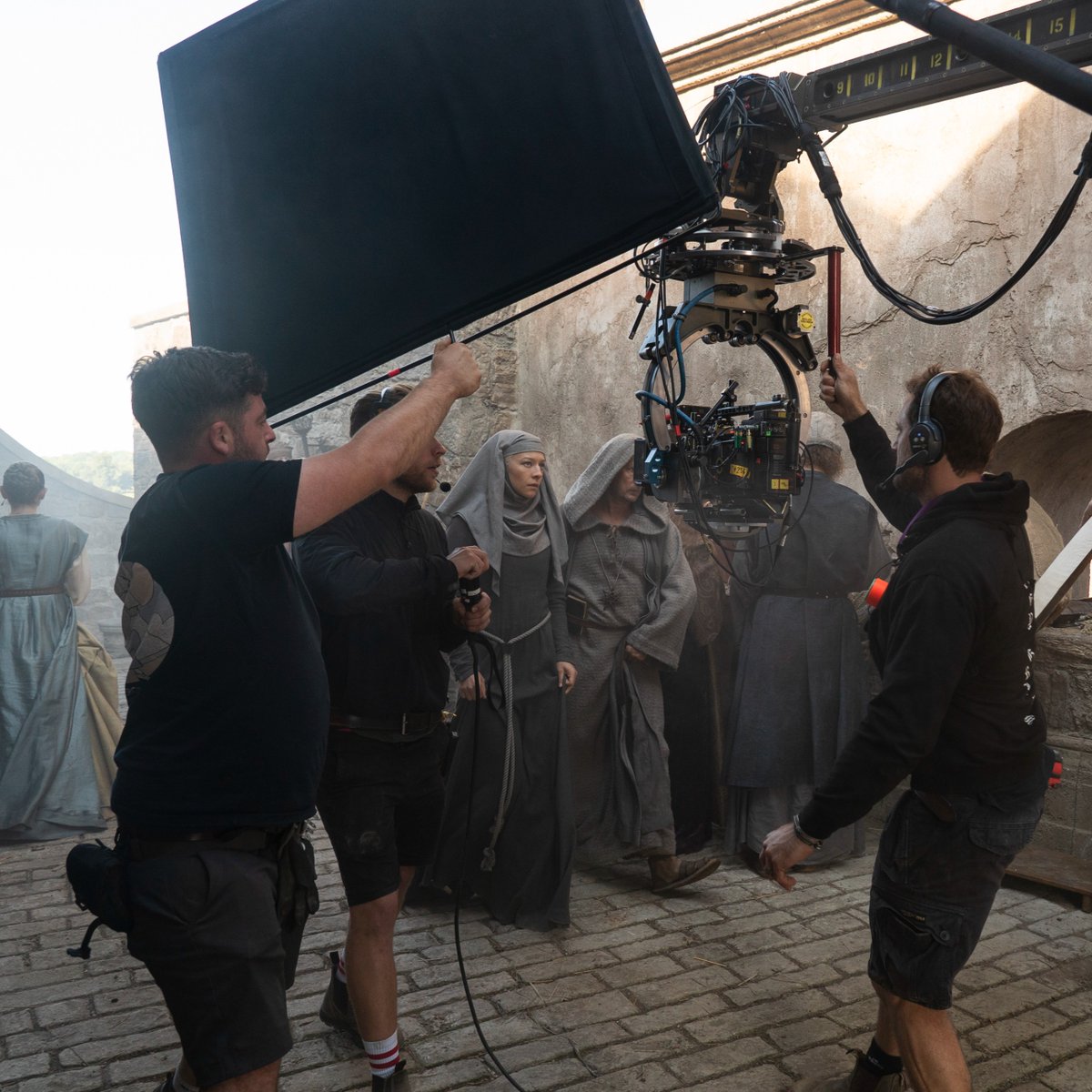 WBSLeavesden's tweet photo. The @HouseofDragon Season 2 finale is upon us π
We're celebrating all of the hard work by the crew and talent who lit, rigged and built the production here at #WBSLeavesden
Congratulations to all involvedπ
#FilmedAtWBSL #SetLightingAndRigging #MadeAtWBDLL https://t.co/yOFJ5jRXBH