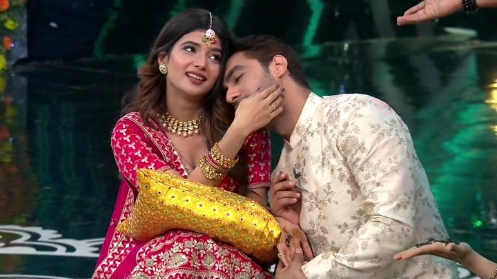 Yaaaayyyyy, on the trends list!!
How nicely done!!💕

TEEJ WITH ABHIMAAN