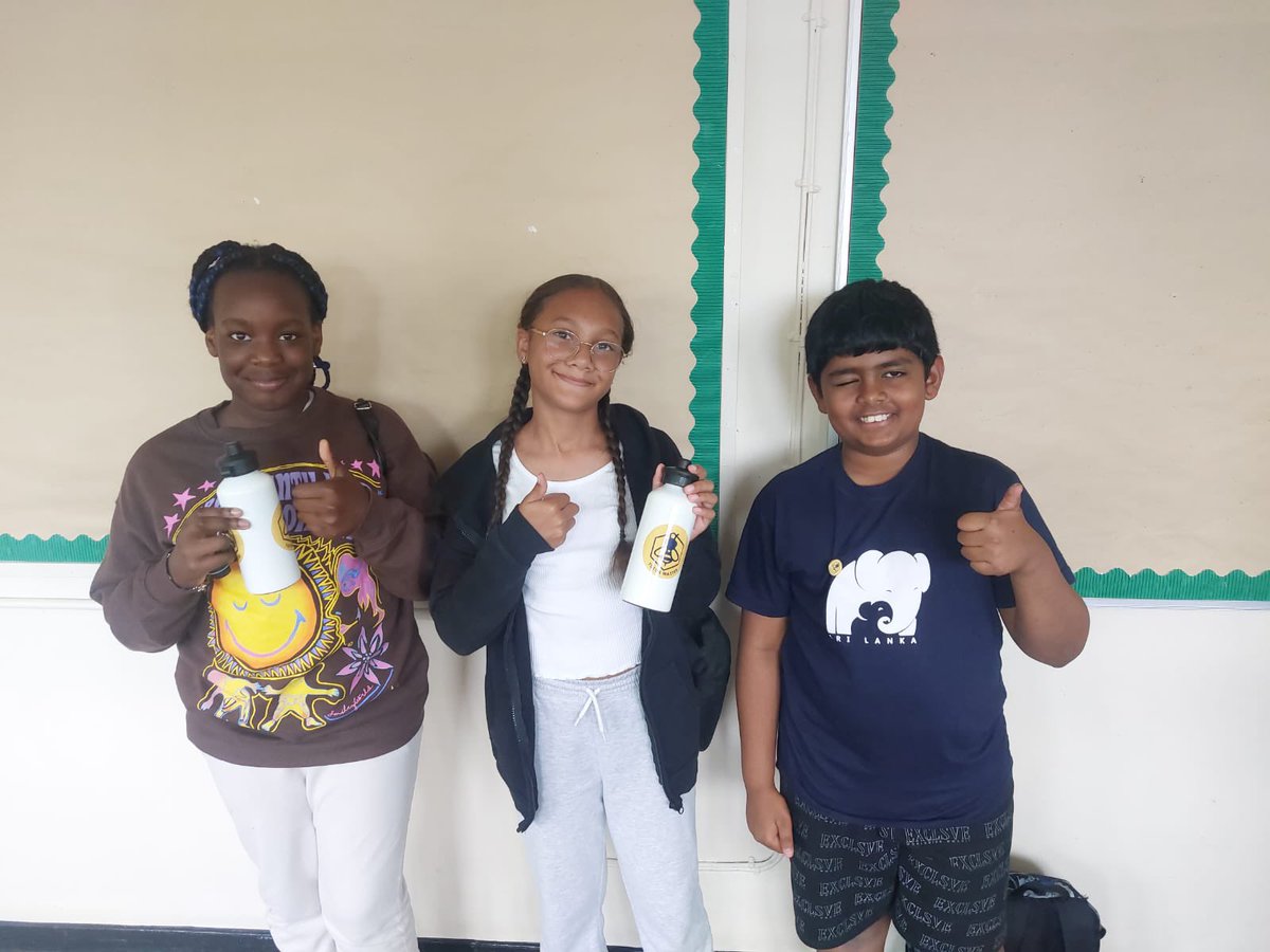 sherwoodprimary's tweet photo. Thank you @TutorMaster3 for a brilliant first day of ‘Walk on the Wild Side’ our science themed transition week for Year 5 children as they prepare to begin Year 6 😀🦋🐟🐛 https://t.co/06A9cxoaAD