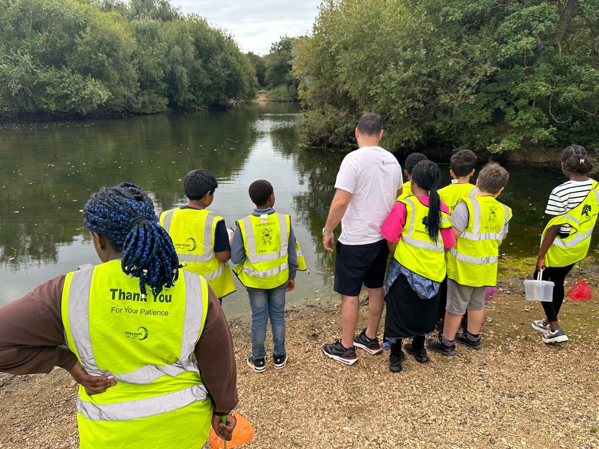 sherwoodprimary's tweet photo. Thank you @TutorMaster3 for a brilliant first day of ‘Walk on the Wild Side’ our science themed transition week for Year 5 children as they prepare to begin Year 6 😀🦋🐟🐛 https://t.co/06A9cxoaAD