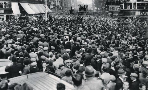 DannyJohnJules's tweet photo. Jews had their own Vigilantes #43Group which #VidalSasson was a member. They'd go out at night and "Fu*k Up' #the #BritishNazis of #SirOswaldMosley (Father of Max. His son died of Crack and Heroin abuse in Grove) resulting in #TheBattleOfCableStreet Where are #TheBlackPanthers https://t.co/QQDDrAX5XG