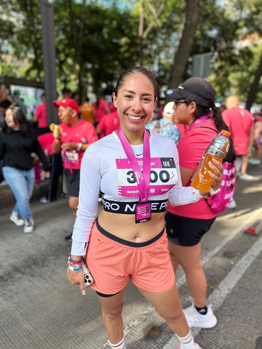 asdeporte's tweet photo. 📸 ¿Qué mejor forma de empezar la semana que compartiendo una foto de tu medalla del #RunningFestLiverpool en este #MedalMonday 🏅? https://t.co/Nulo2H1ciU