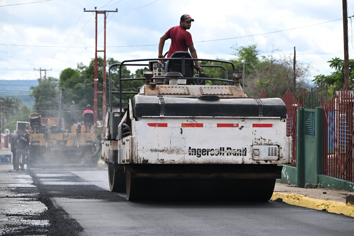 Lunes de trabajo en la Parroquia Vista al Sol de San Félix !!!
Gracias Presidente <a href="/NicolasMaduro/">Nicolás Maduro</a> por seguir apoyándonos para brindarle mejor calidad de vida a nuestro pueblo . 
Nosotros VENCEREMOS.