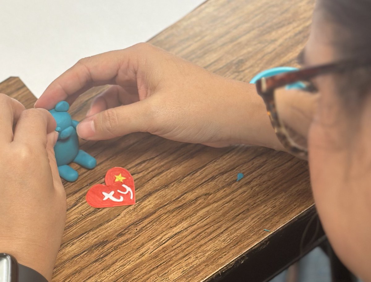 Jen Holsinger-Raybourn tweet media