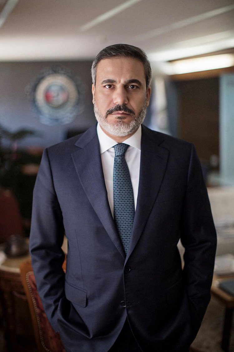 Dışişleri Bakanı Hakan Fidan: 

İsrail'in artık tasmasını sahipleri eline almalı ve sahip çıkmalı.

Adamın bambaşka bir aurası var 😎