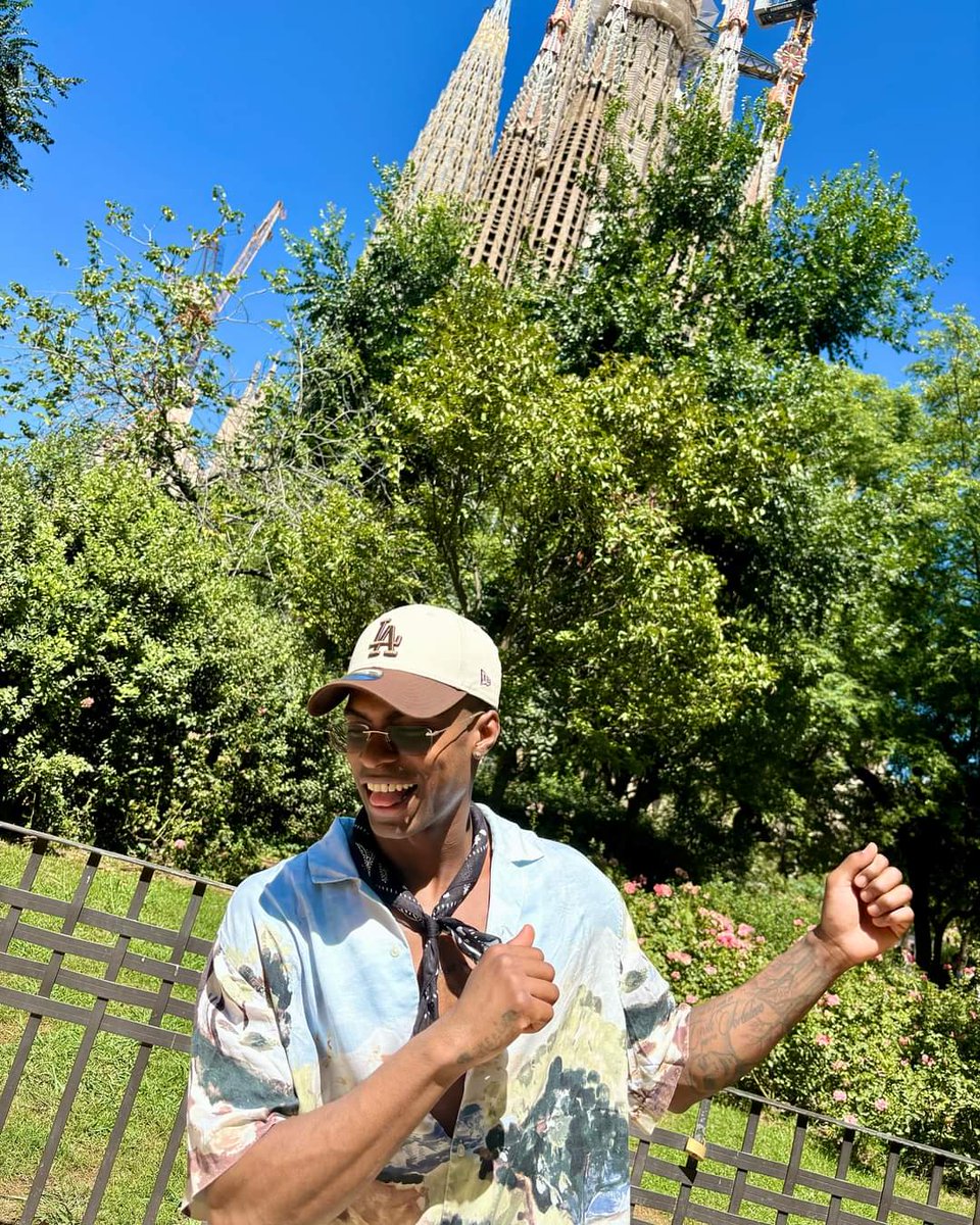 bryanramirez_of's tweet photo. 𝘈𝘭𝘸𝘢𝘺𝘴 𝘉𝘓𝘌𝘚𝘚𝘌𝘋 👣🙏🏾
•
•
• #bryanramirez #barcelona #sagradafamilia #blessed https://t.co/E9jDqPlHMC