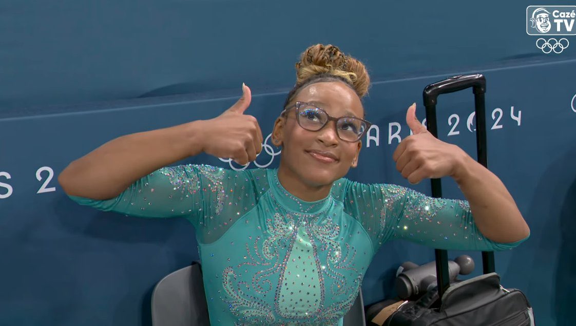 carolinerenard_'s tweet photo. Between Rebecca and Stephen, I want their Warby Parker brand deal and commercial tomorrow! Olympic gymnasts also wear glasses! https://t.co/9xnlttGYsX