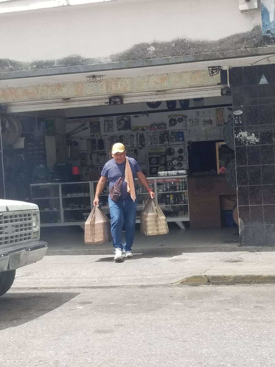 CarlosSaab9's tweet photo. Admiración por la gente trabajadora, honesta y guerrera.. https://t.co/6SaHDH8hvC