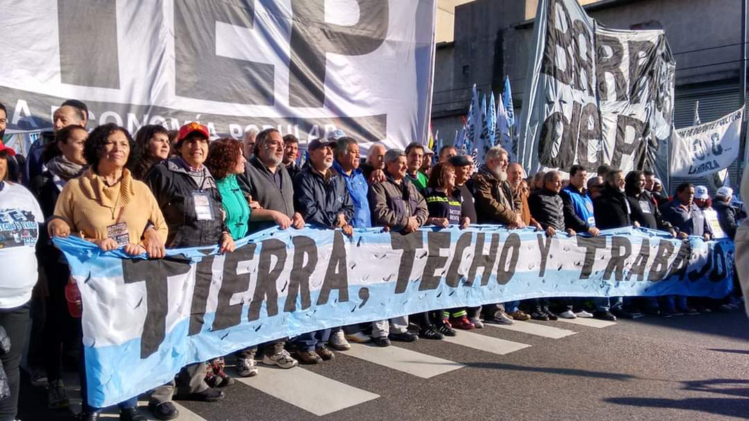 fmriachuelo's tweet photo. SAN CAYETANO: LA UNIDAD DE LA FE Y LA LUCHA POR PAN, PAZ Y TRABAJO

Leé la nota completa👇📝

https://t.co/Ycqgqrd2K1 https://t.co/mfFlgc8pEk