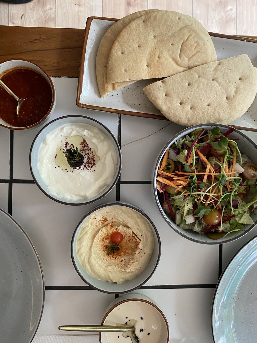 ladsmit17's tweet photo. Fairly good Mexican and Lebanese food in Hyderabad 

📍Hummus House, Banjara Hills https://t.co/ZZsohUJ0Ta