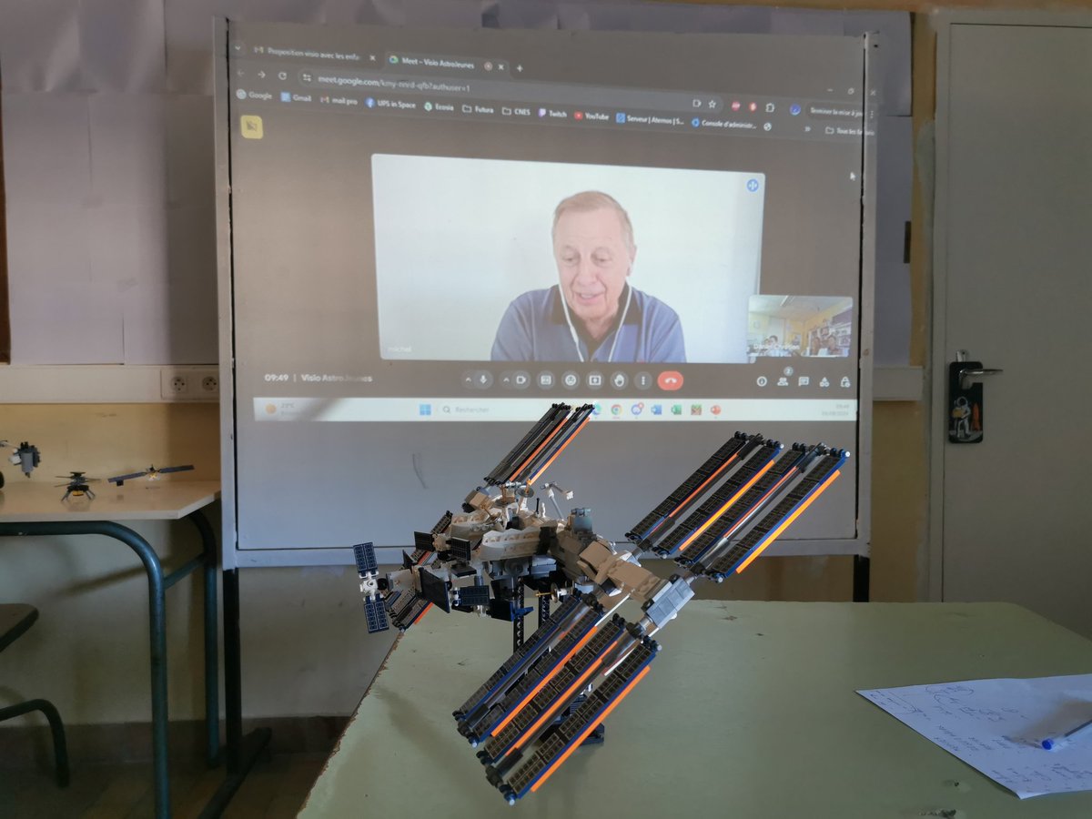 Visio entre les enfants et l'astronaute Michel Tognini <a href="/astro_tognini/">michel Tognini</a> pour le Fil Exploration spatiale du festival AstroJeunes <a href="/AstroFleurance/">Festival d'Astronomie de Fleurance</a>. Tout le monde était ravi d'apprendre le métier d'astronaute ! 
<a href="/AssoUniverSCiel/">UniverSCiel</a> <a href="/spaceexplore/">Espace & Exploration🚀</a> @PFMouriaux