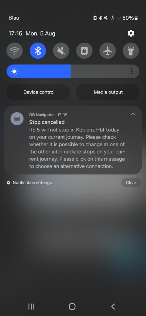 TriSmash's tweet image. Ne Stunde lang hat der Zug irgendwo in Bonn gewartet nur damit die Fahrt nachdem der endlich mal weiter gefahren ist gecancelled wird....wegen der Verspätung?

DB ist echt der größte Saftladen.