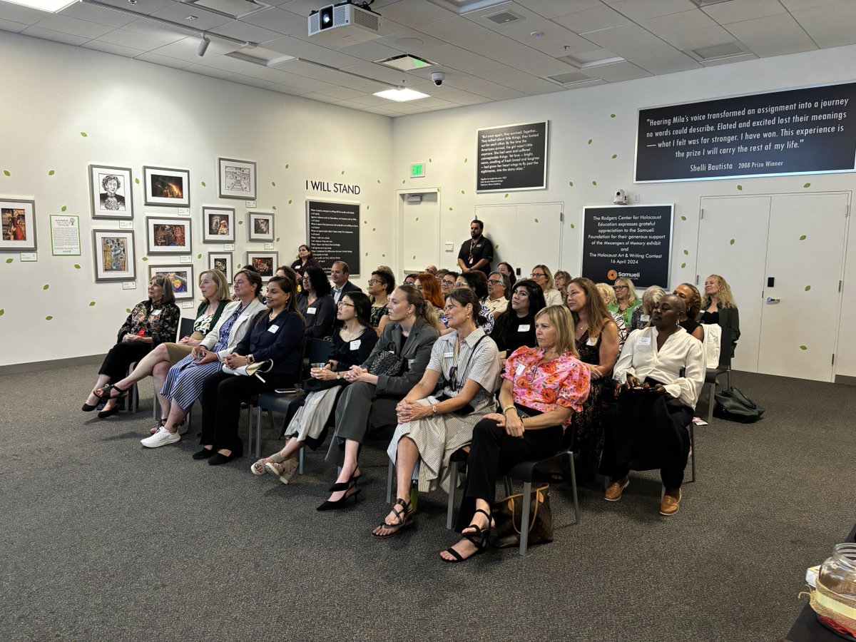 CSweetExecs's tweet photo. Last Thursday was a full house at our event, Navigating the 21st Century Art World: Economic Insights & Strategies. Special thanks to our event sponsors and panelists.
#CSweet #Art #ChapmanUniversity #Cigna #McGriff #Nutanix #Kobrand #UncleNearest https://t.co/nxZAfhVhMi