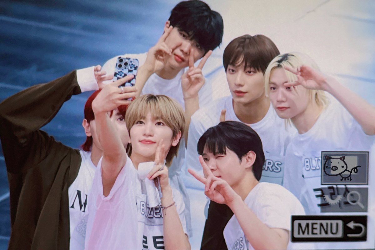 240805 아육대
애들아ㅏㅏㅏㅏ 첫아육대 대성공~~
고생했엉~~~

#블리처스 #blitzers  
#루탄 #LUTAN #최경석 #JUHAN #JINHWA #SYA #CHRIS #WOOJU #주한 #진화 #샤 #크리스 #우주 #홍승현 #이준영 #최진화 #조우주 #한종명 
#탄탄한_갤러리