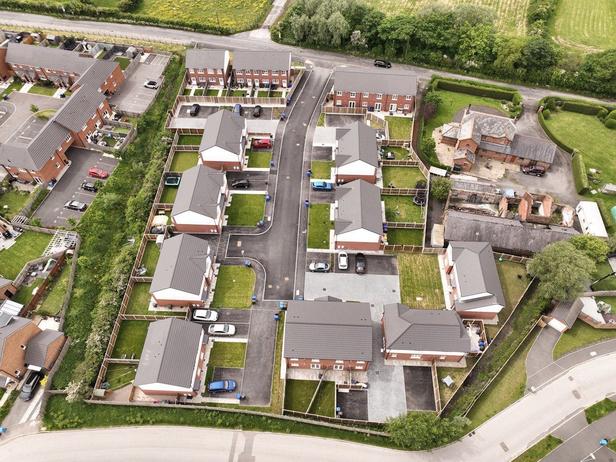 #ThrowbackThursday🕰️to our affordable housing project at Cropper Road in Fylde! We delivered 31 affordable homes: 3-bed &amp; 2-bed houses, and 1-bed &amp; 2-bed flats. Proud to have worked with <a href="/MuirGroupHA/">Muir Group Housing Association</a>  and Stanley Investments to deliver this much-needed scheme.