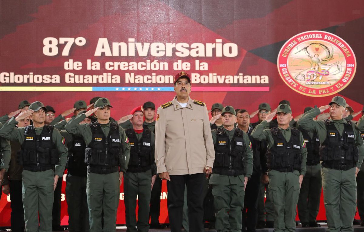 CESPPA (@cesppa_oficial) on Twitter photo #AsíLoDijo🗞| Nuestro Pdte. <a href="/NicolasMaduro/">Nicolás Maduro</a> señaló, a quienes dirigen desde el imperialismo el golpe de Estado ciberfascista criminal, que "la #FANB está unida, cohesionada y en combate por la paz, la democracia, la Constitución y la protección del pueblo".
#PatriaSoberanaYPlena #AsíLoDijo🗞| Nuestro Pdte. <a href="/NicolasMaduro/">Nicolás Maduro</a> señaló, a quienes dirigen desde el imperialismo el golpe de Estado ciberfascista criminal, que "la #FANB está unida, cohesionada y en combate por la paz, la democracia, la Constitución y la protección del pueblo".
#PatriaSoberanaYPlena