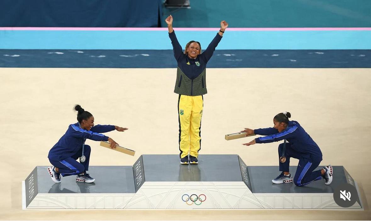 Os EUA (que prestam) se curvam diante do Brasil
Simone &amp; Jordan, lindas
Rebeca DIVA DEUSA RAINHA DA GINÁSTICA