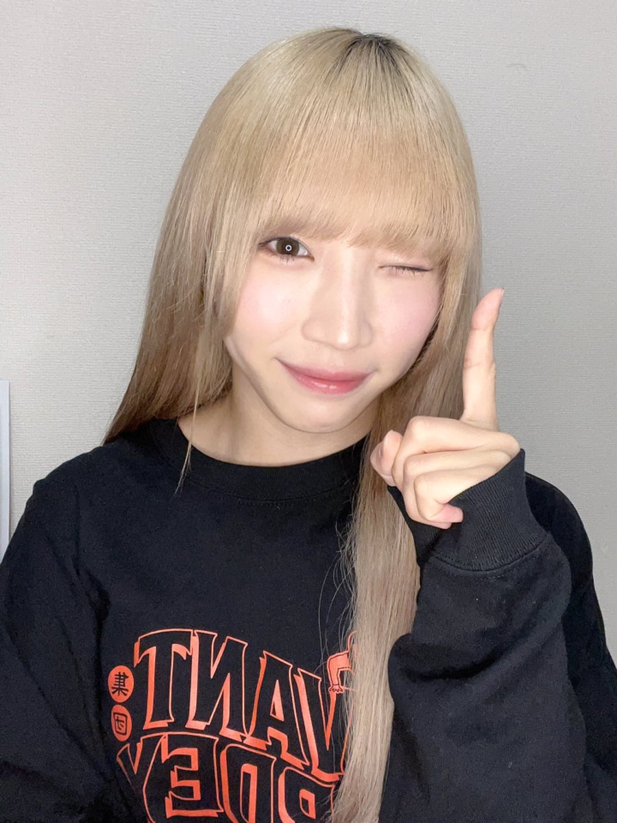 インスタ5万人フォロワー記念ライブ配信！5日間本当にありがとうございました💖みんなからもらったD1リーグ1位🥇✨️めちゃくちゃ嬉しかった！！！ほんまにアバディアツい最高🔥皆の為にこれからも頑張る！だからこれからも宜しくね︎🫶🏻
ほんとにありがとう！