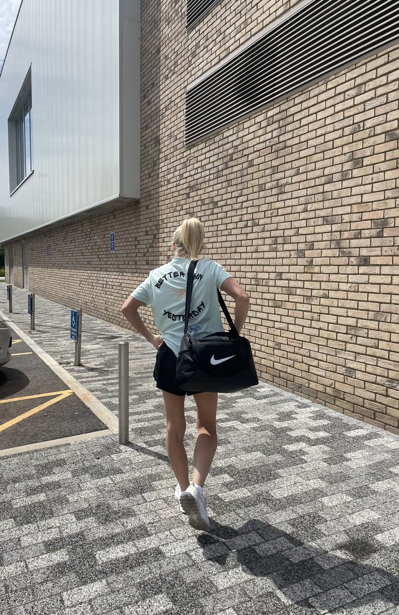 KateRadomska's tweet photo. @design_bykateradomska X @inprinter.co.uk 

DM to design your tshirt 👩🏼‍🎨

#graphicdesign #sports #betterthanyesterday https://t.co/GLqypyCPwZ